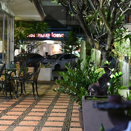 The Canal Hotel Bangkok Exterior foto